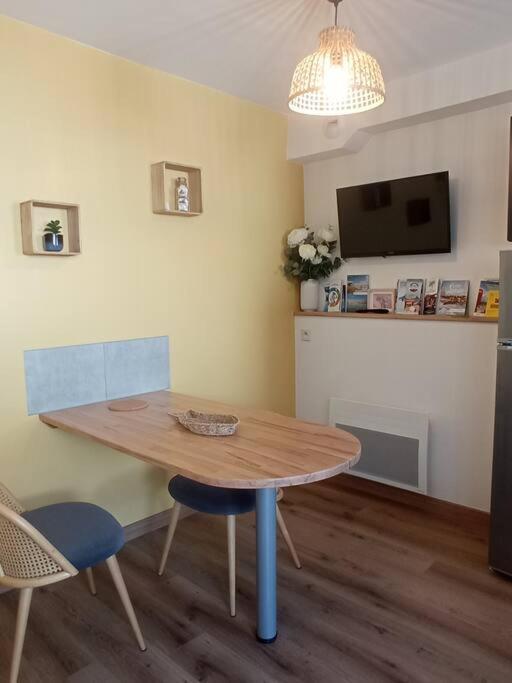 A 50 M De La Plage, Appartement De 35 M2 : Les Pieds Sales Brehal Экстерьер фото